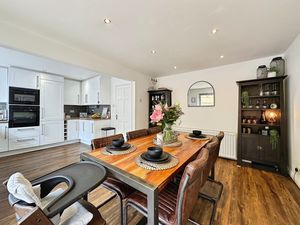 Kitchen/Diner- click for photo gallery